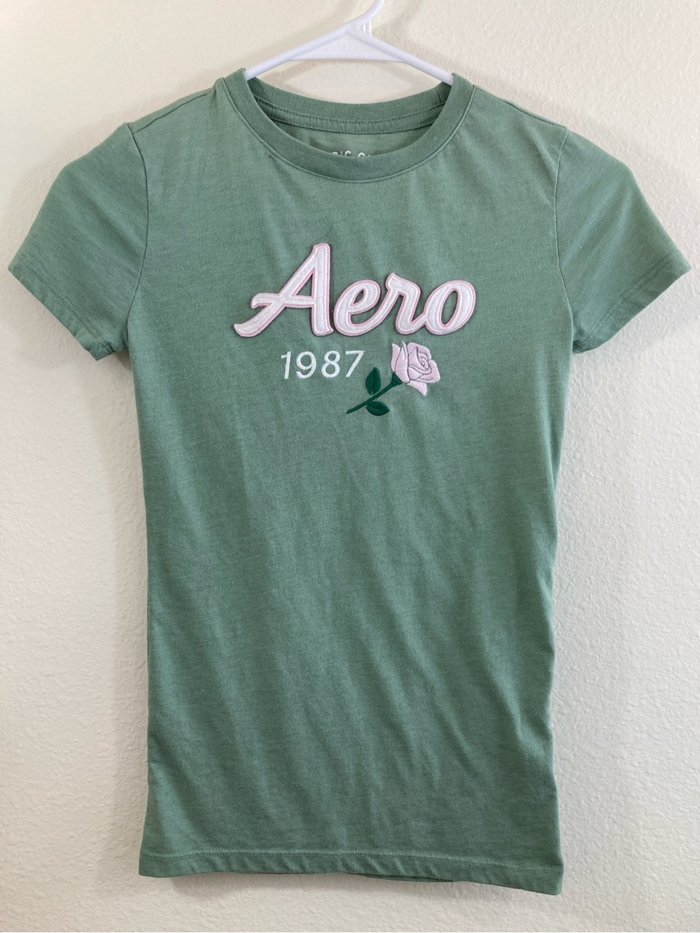 Aeropostale Classic Crew Sage Green Aero Graphic T-Shirt Size XS